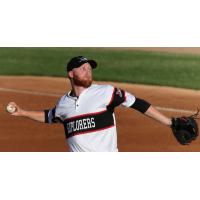 Sioux City Explorers pitcher Justin Vernia